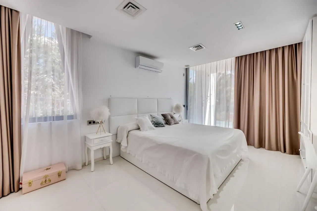 All About Villa Azur Marbella