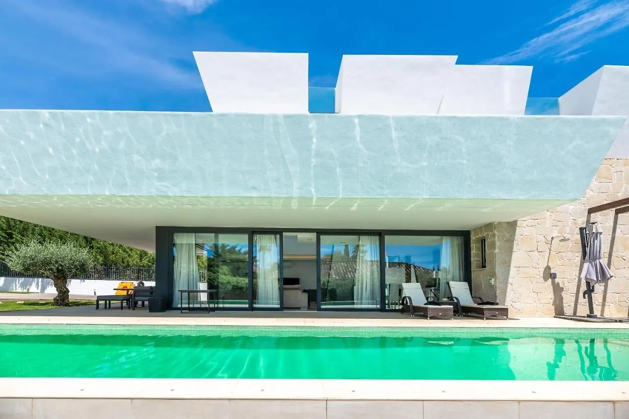 All About Villa Azur Marbella
